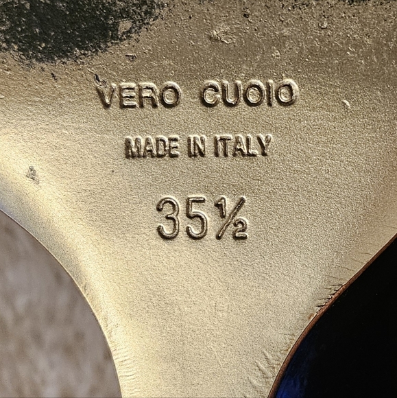 Dolce & Gabbana with box cutout wedge heel with gold trim and peeptoe - Picture 10 of 11